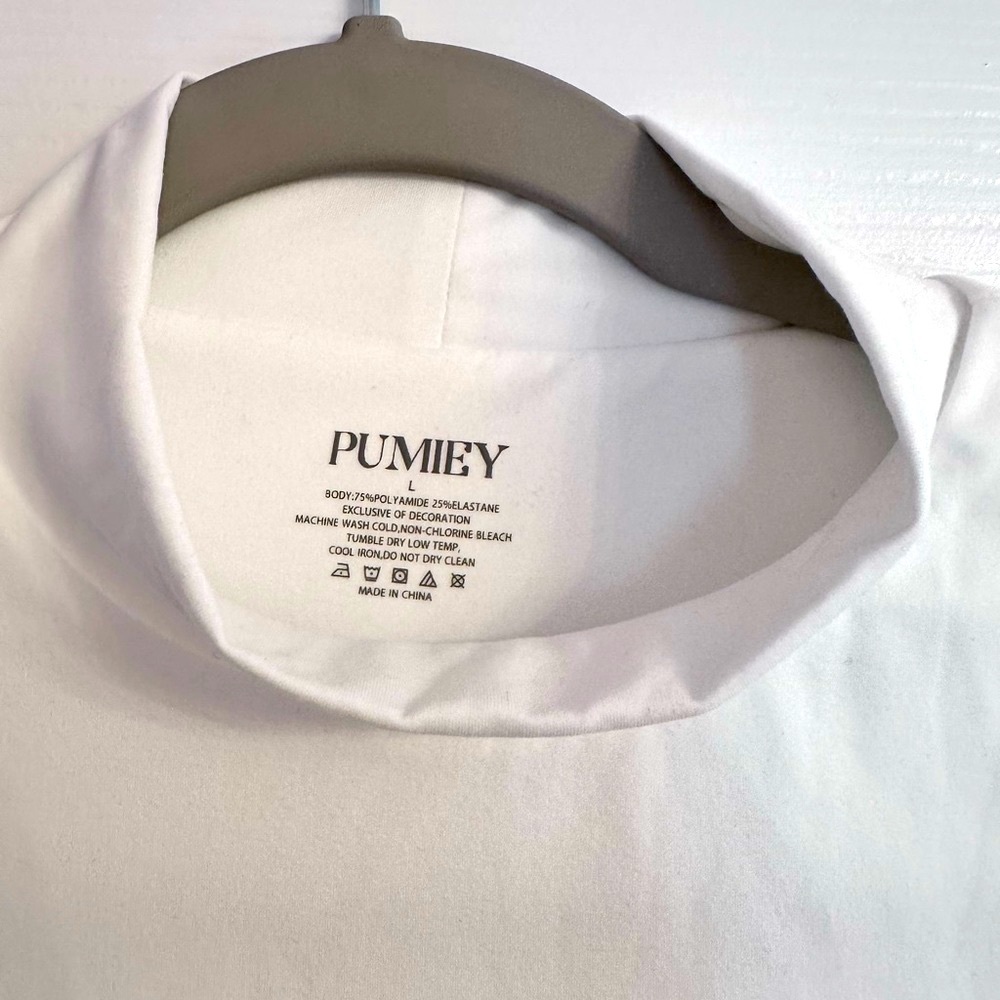 NWT! Pumiey fitted top, LiNED!, size medium, excellent quality! PRICE DROP!!!